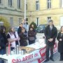 Jean Dionis est allé à la rencontre de salariés d'avoués manifestant contre la remise en cause de leur profession par le Rapport Atali, devant la Cour d'Appel d'Agen. 21/02/08
