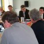 Rencontre entre les parlementaires et les producteurs de lait (de gauche à droite : Gilbert Fongaro représentant Jean François-Poncet, Michel Diefenbacher, Jean Dionis et Daniel Soulage) . 16 mai 2009