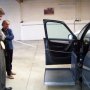 Visite de l'entreprise Ionio Innovation, qui fabrique des véhicules dont le siège conducteur est accessible aux personnes en fauteuil roulant . 06/10/09