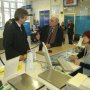 Jean Dionis avec le directeur national de la Poste, Jean-Paul Bailly au bureau du Boulevard Carnot à Agen. 21/01/2011